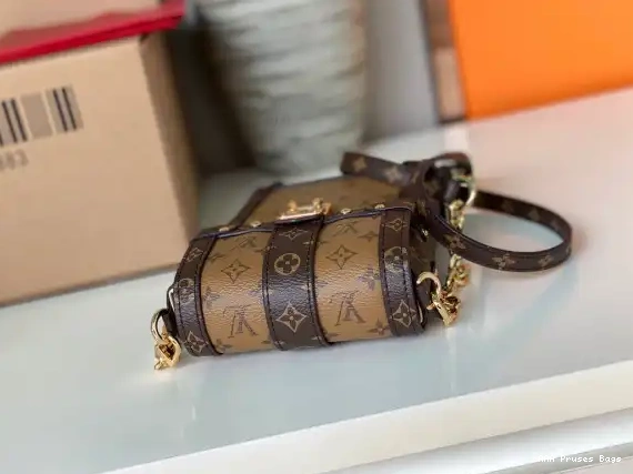 AAA Replica Ru VERTICAL POCHETTE LOUIS TRUNK VUITTON 0613